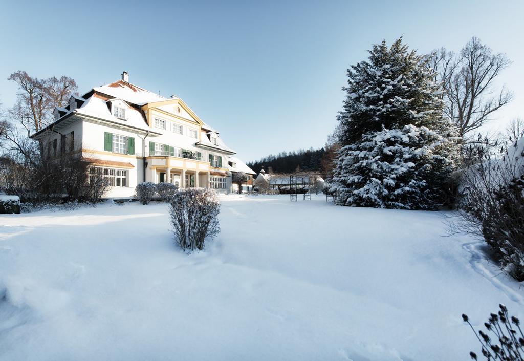 Biohotel Schlossgut Oberambach Münsing Esterno foto