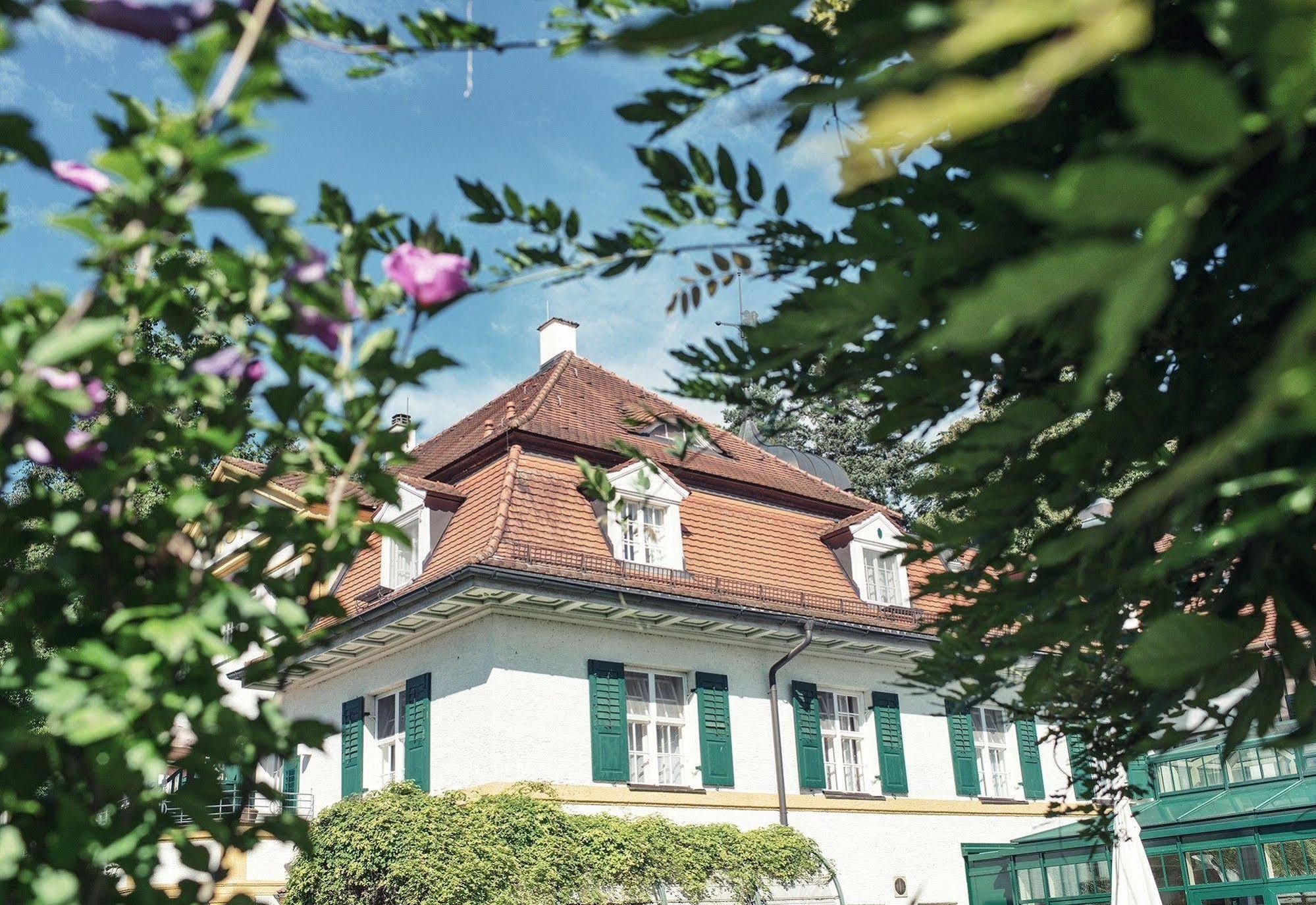 Biohotel Schlossgut Oberambach Esterno foto