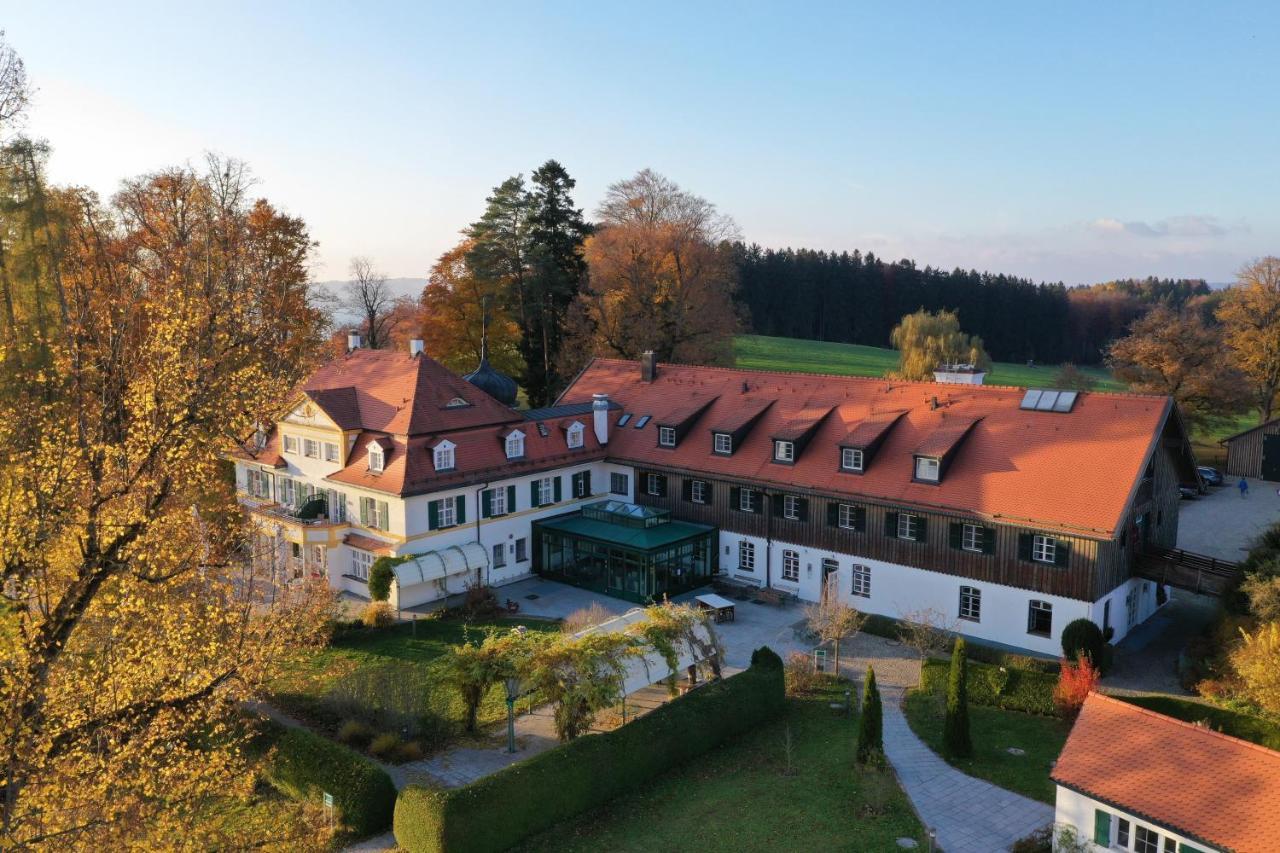 Biohotel Schlossgut Oberambach Münsing Esterno foto