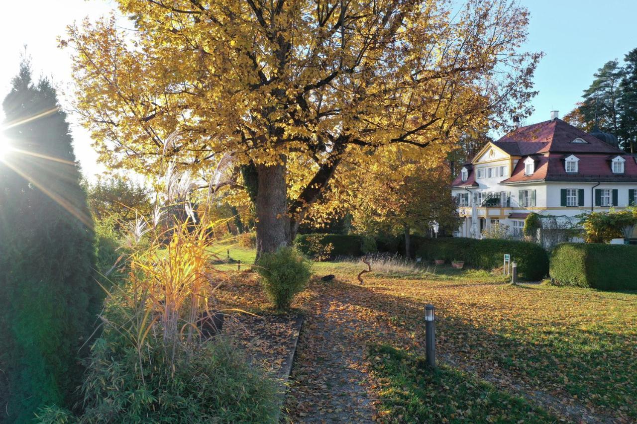 Biohotel Schlossgut Oberambach Münsing Esterno foto