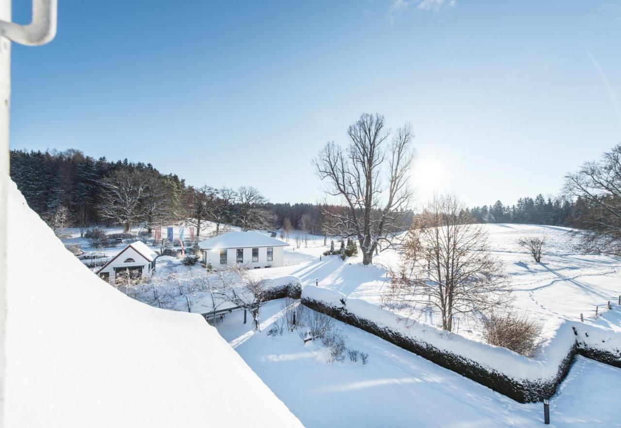 Biohotel Schlossgut Oberambach Münsing Esterno foto